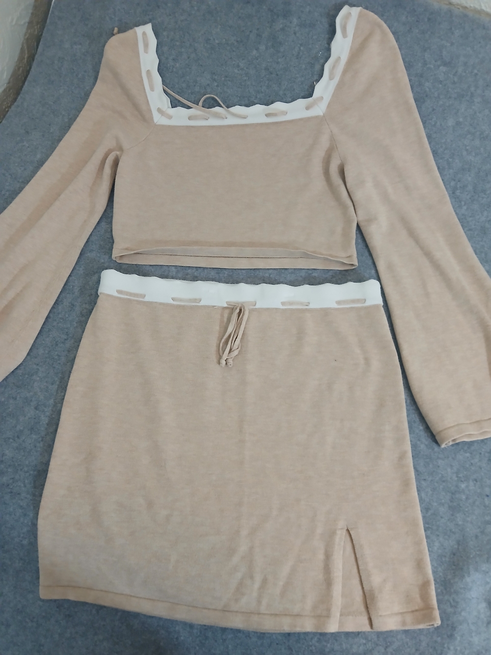 Dee Elly 2-piece XL Sweater Set Mini Skirt And Long Flared Sleeve Crop Top